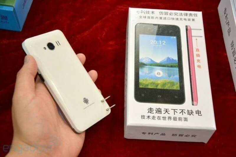 Mobile phone with charging plug in Huaqiangbei electronic market-3