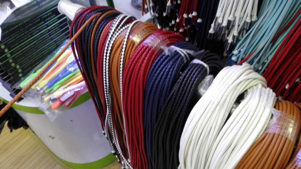 Cables in Mingtong mobile accessories market-1