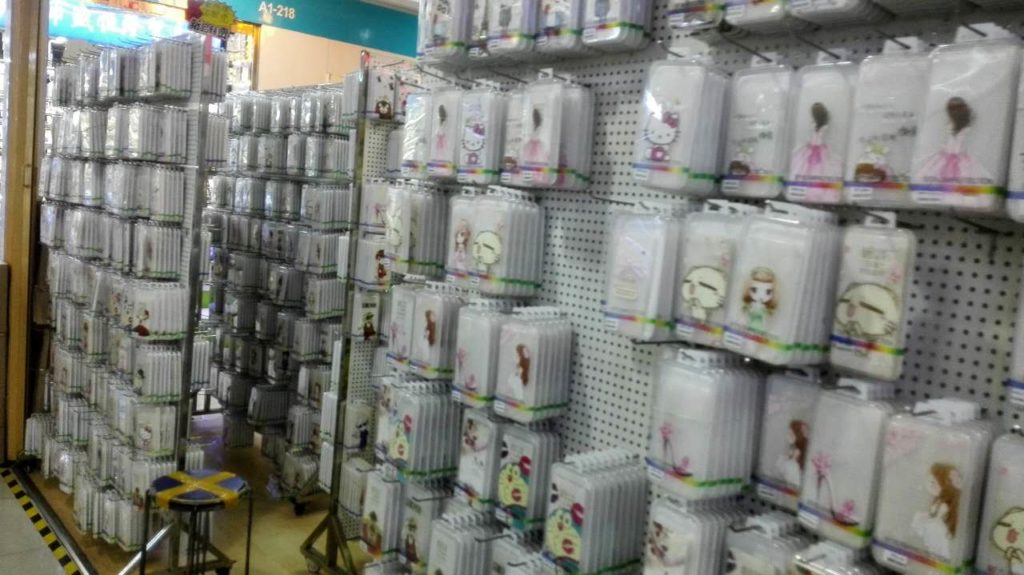 Phone cases in Mingtong digital city in huaqiangbei