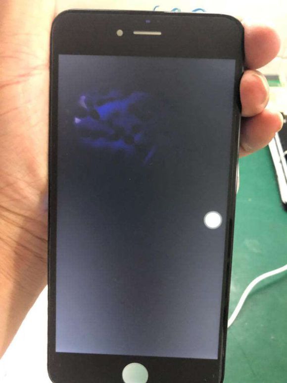 Second-hand iPhones with damaged screen-1